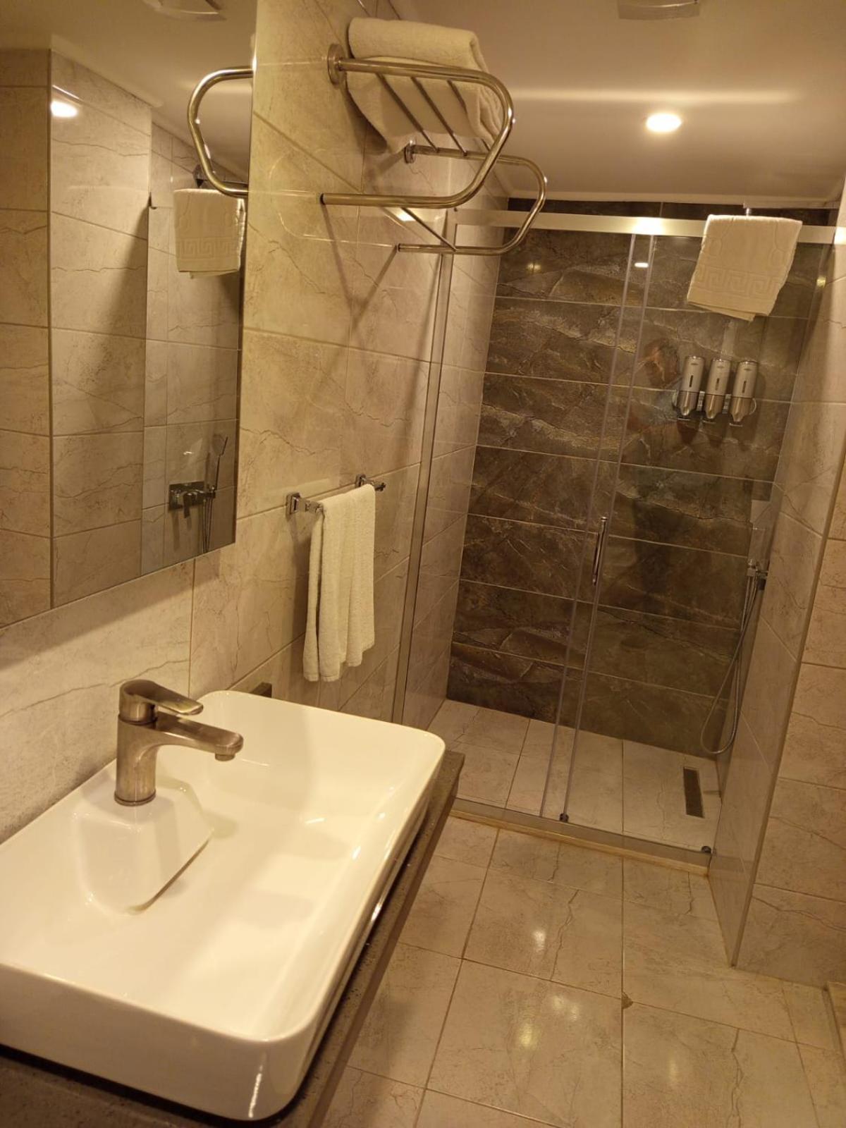 Ber Mai Inci Otel